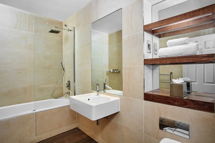 Leonardo Hotel Cardiff