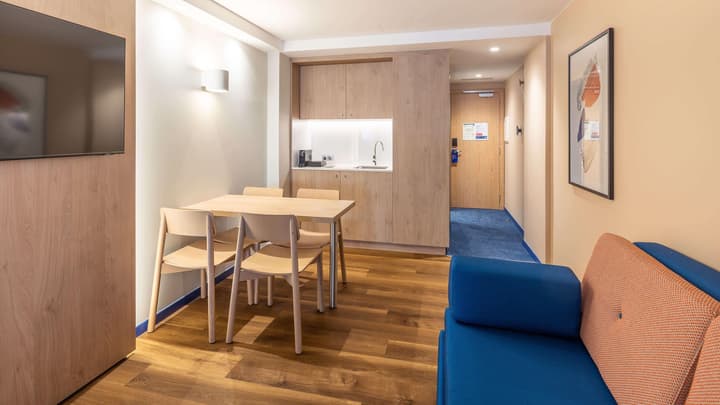 Holiday Inn Express and Suites Lisbon Principe Real by IHG