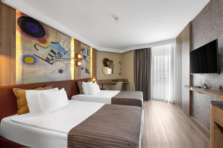 Best Western Plus Khan Hotel