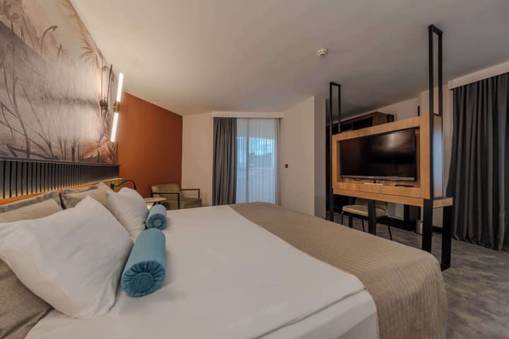 Best Western Plus Khan Hotel