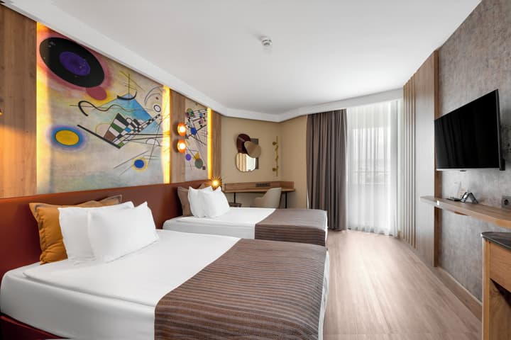 Best Western Plus Khan Hotel