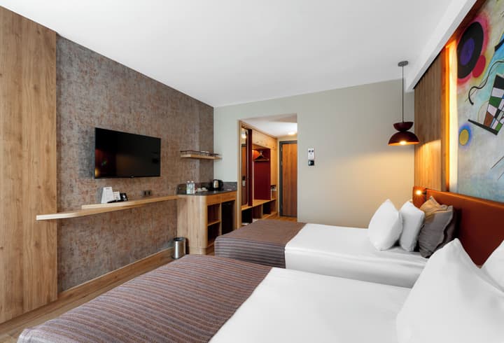 Best Western Plus Khan Hotel