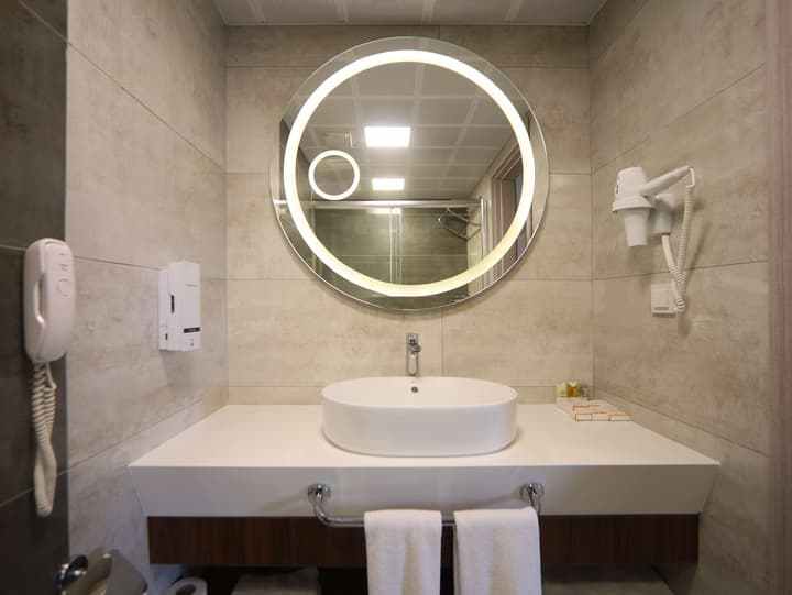 Best Western Plus Khan Hotel