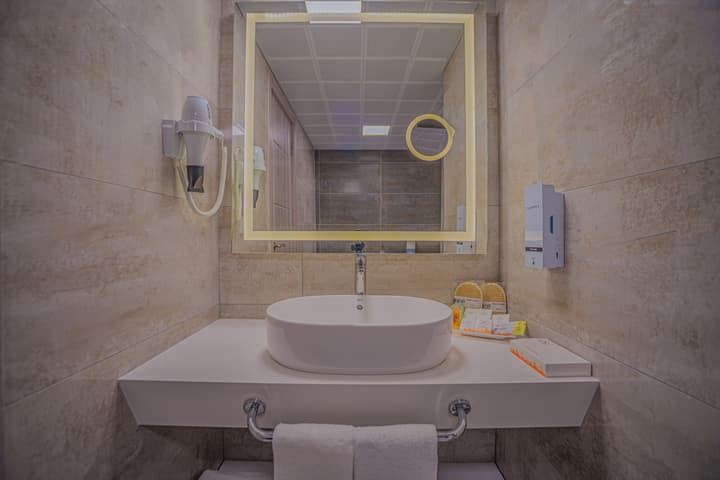 Best Western Plus Khan Hotel