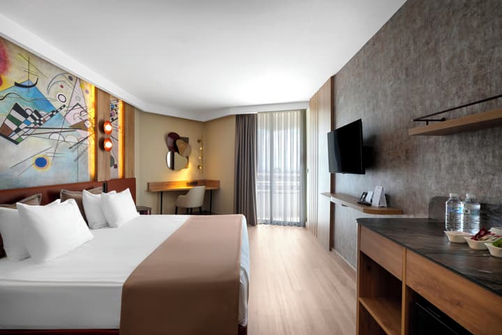 Best Western Plus Khan Hotel