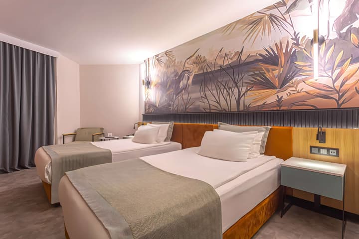 Best Western Plus Khan Hotel