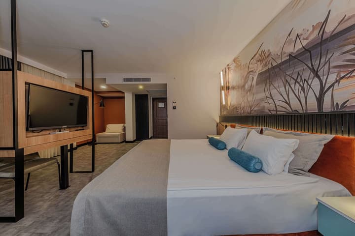 Best Western Plus Khan Hotel