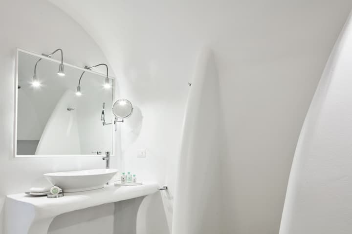 Katikies Chromata Santorini - The Leading Hotels of the World