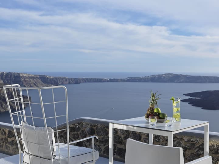 Katikies Chromata Santorini - The Leading Hotels of the World