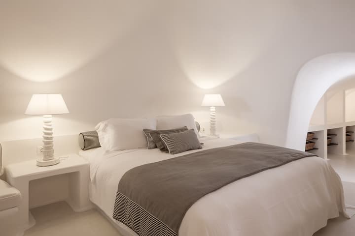 Katikies Chromata Santorini - The Leading Hotels of the World