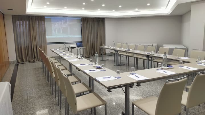 Hotel AR Parquesur