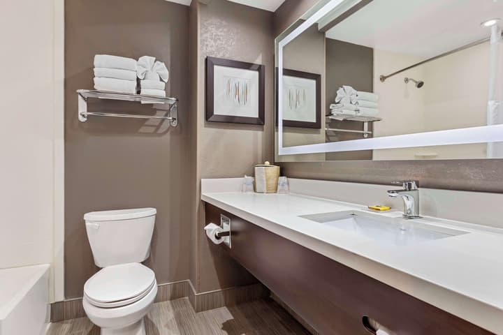 Best Western Plus Executive Inn