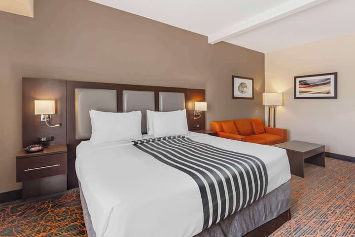 Best Western Plus Executive Inn