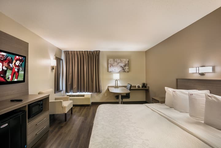 Red Roof Inn PLUS+ Boston - Logan