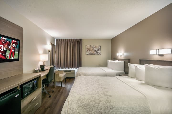 Red Roof Inn PLUS+ Boston - Logan