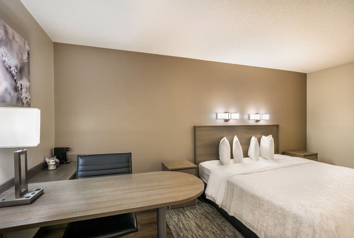 Red Roof Inn PLUS+ Boston - Logan