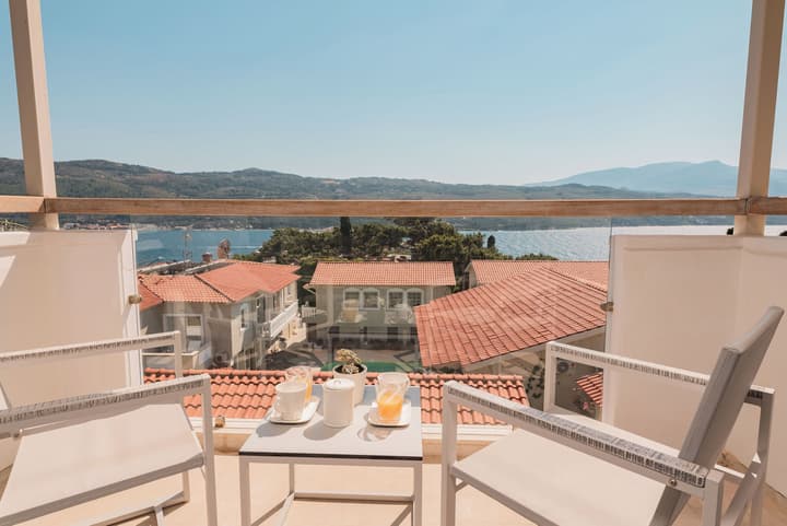 Ino Hotel & Suites