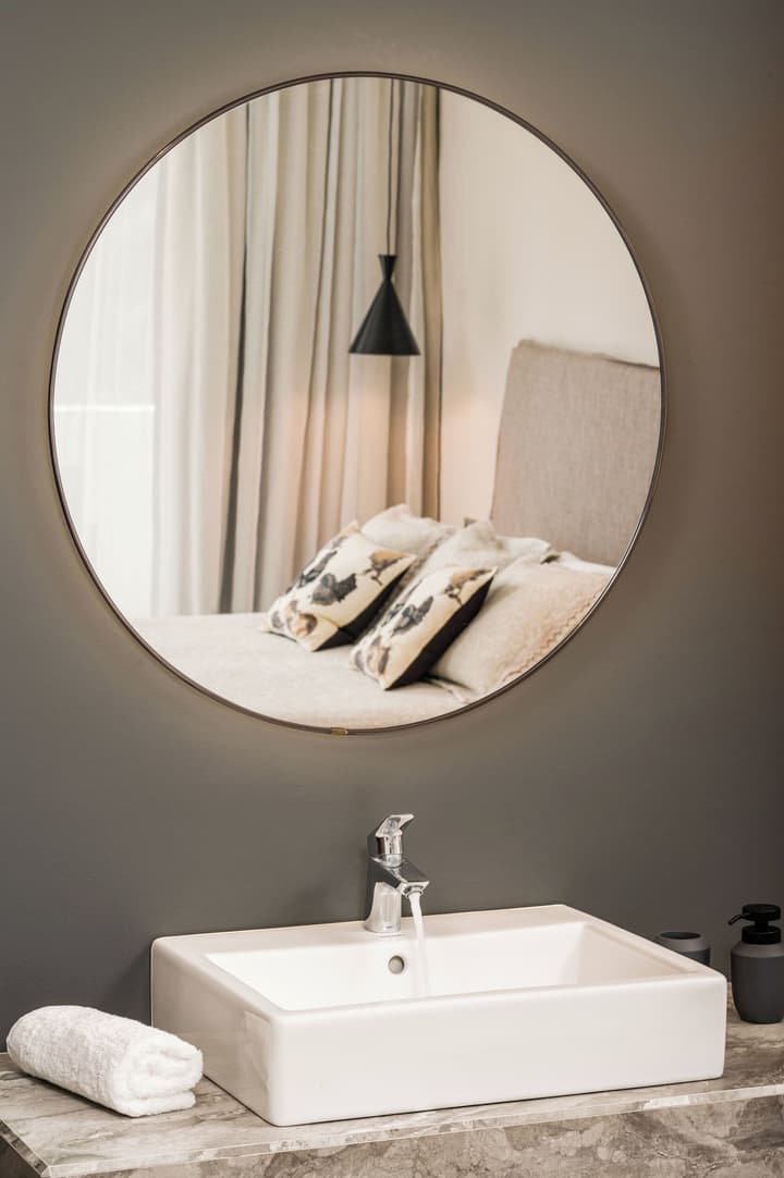 Ino Hotel & Suites