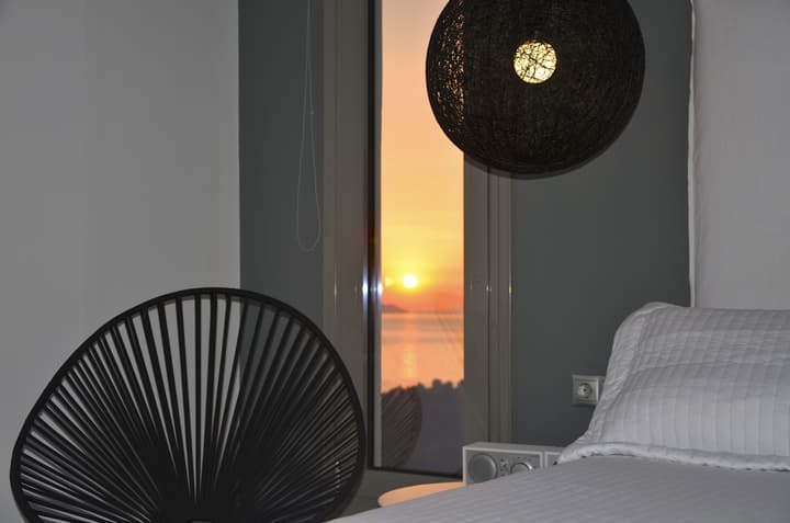 Ino Hotel & Suites