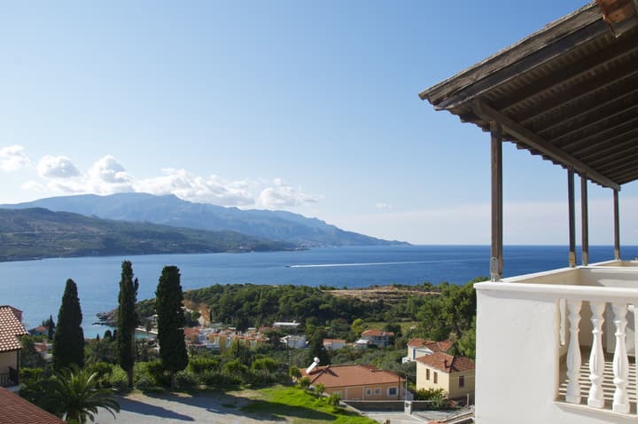 Ino Hotel & Suites