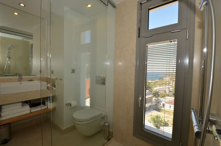 Ino Hotel & Suites