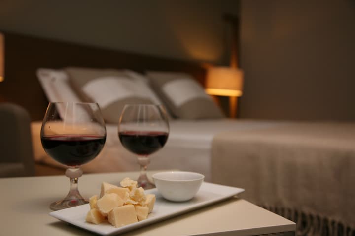 Ino Hotel & Suites