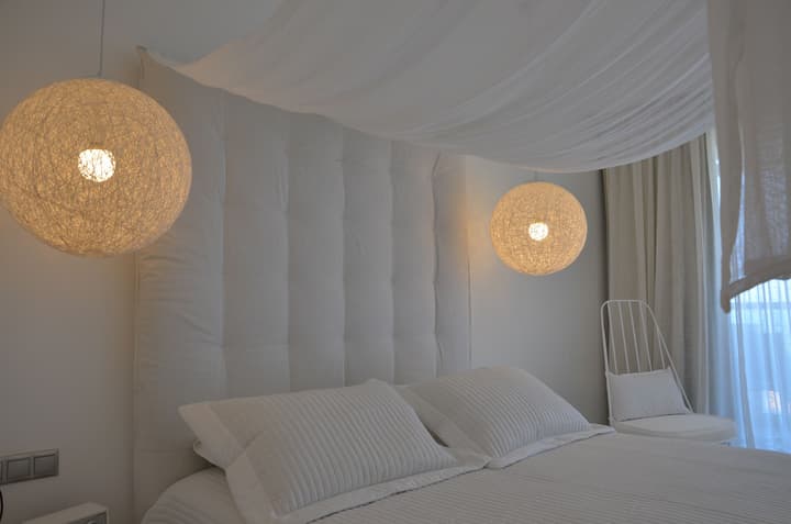 Ino Hotel & Suites