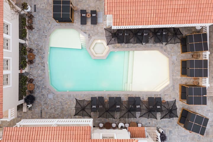 Ino Hotel & Suites