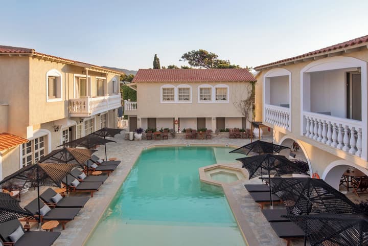 Ino Hotel & Suites