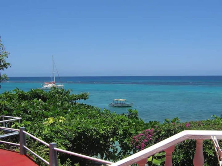Silver Seas Hotel