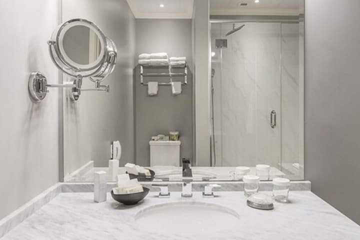 LHotel Montreal