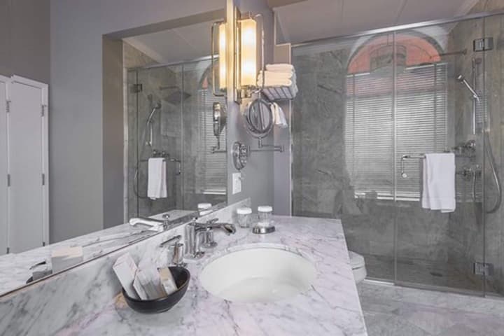 LHotel Montreal