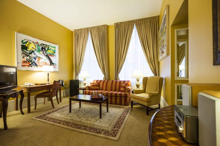 LHotel Montreal