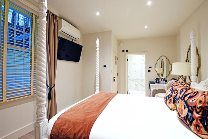 Twenty Nevern Square Hotel