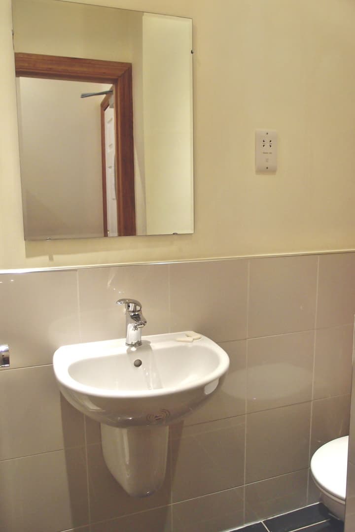 Hotel 65