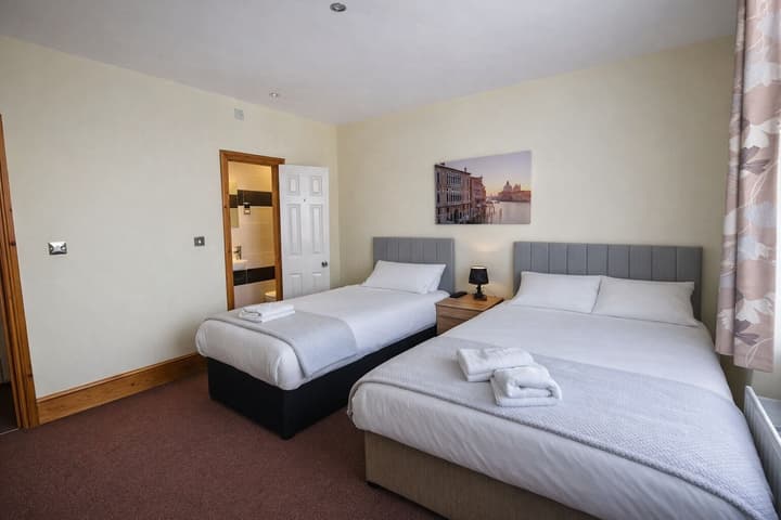 Hotel 65