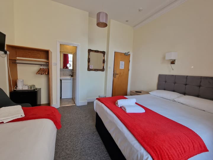 Hotel 65