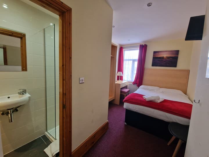 Hotel 65