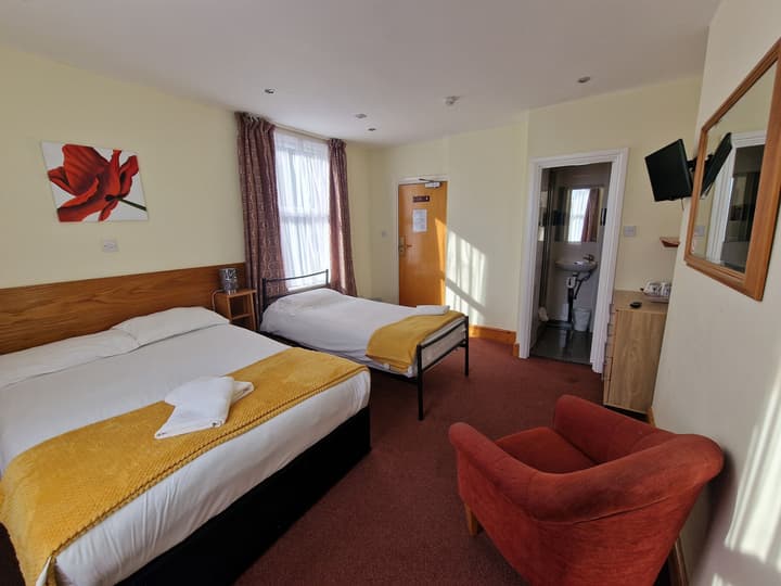 Hotel 65