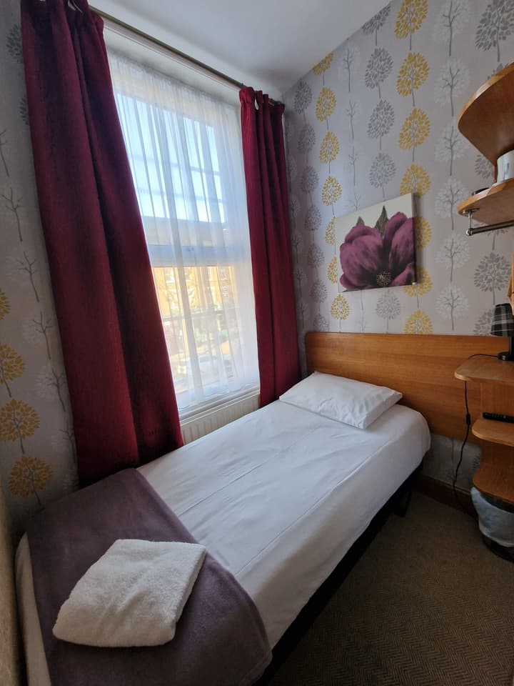 Hotel 65