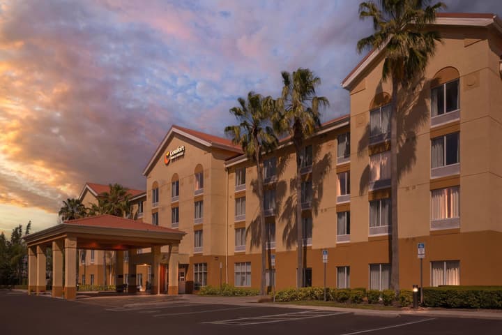 Comfort Inn & Suites Orlando North