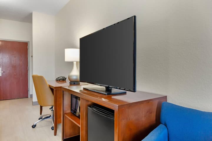 Comfort Inn & Suites Orlando North