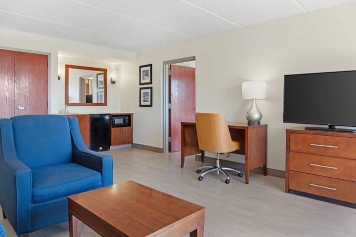 Comfort Inn & Suites Orlando North