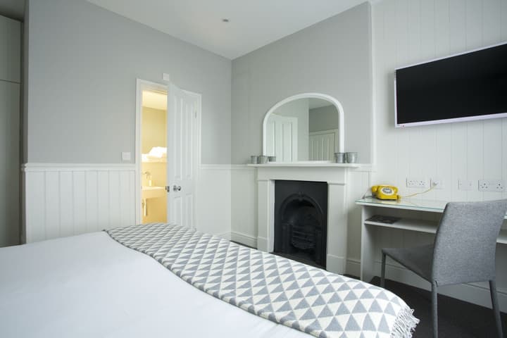 Georgian House Hotel