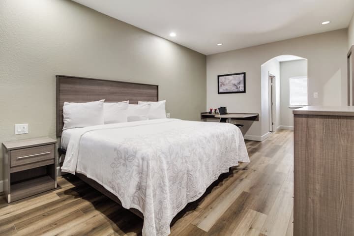 Red Roof Inn PLUS+ Galveston - Beachfront