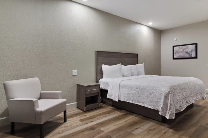 Red Roof Inn PLUS+ Galveston - Beachfront