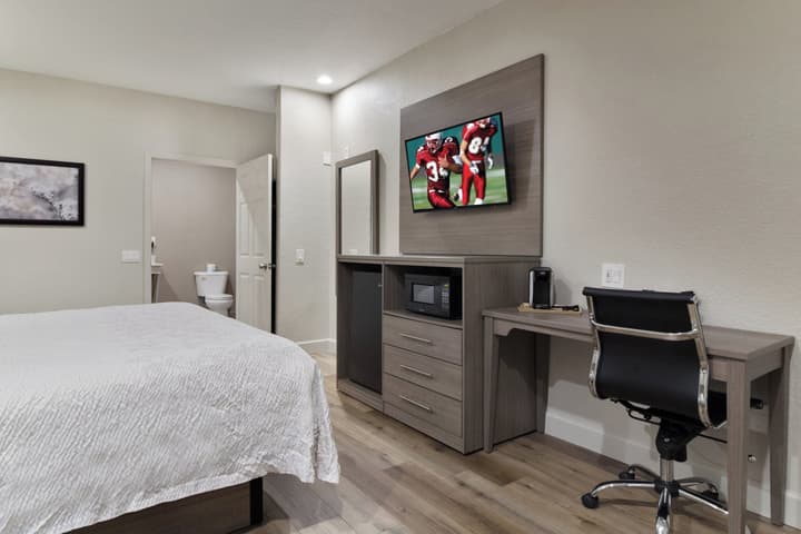 Red Roof Inn PLUS+ Galveston - Beachfront