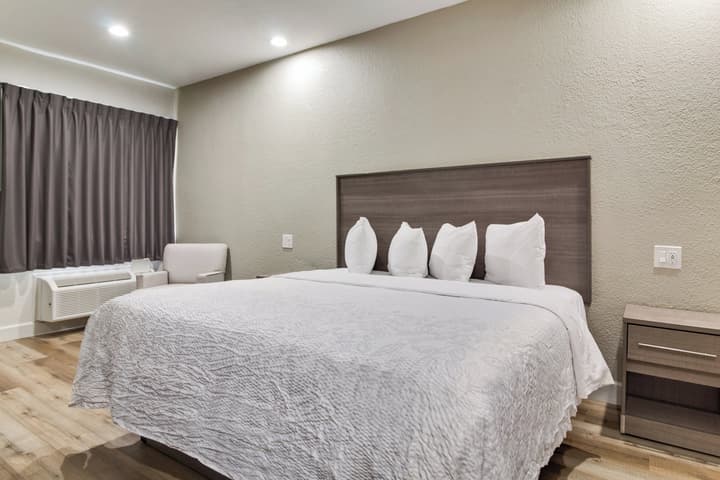 Red Roof Inn PLUS+ Galveston - Beachfront