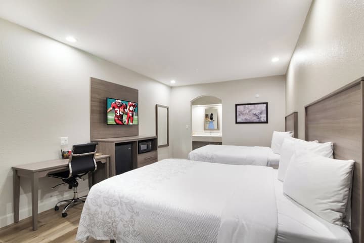 Red Roof Inn PLUS+ Galveston - Beachfront