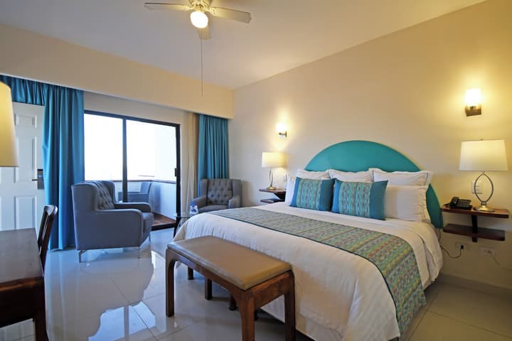 The Westmarine Waterfront Hotel
